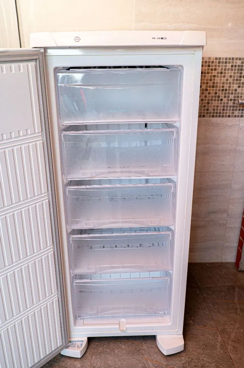 Freezer Vertical Electrolux - Foto 3
