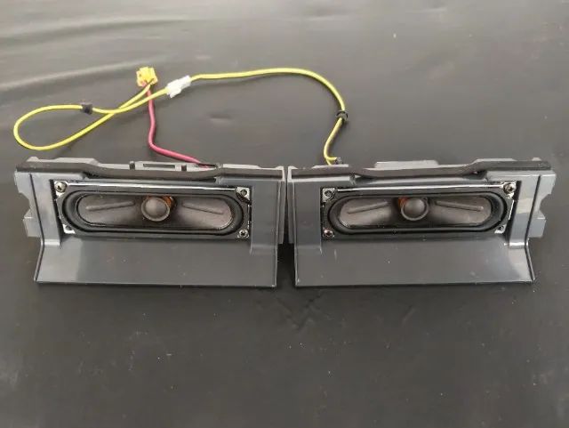 Par de alto-falantes TV Samsung 32 polegadas UN32J4300AG