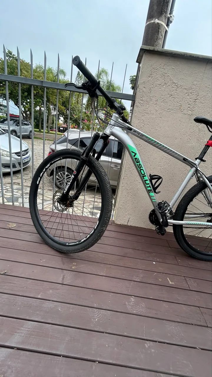 bicicleta Absolute Wild 29 com quadro de alumínio na cor prata  - Foto 4