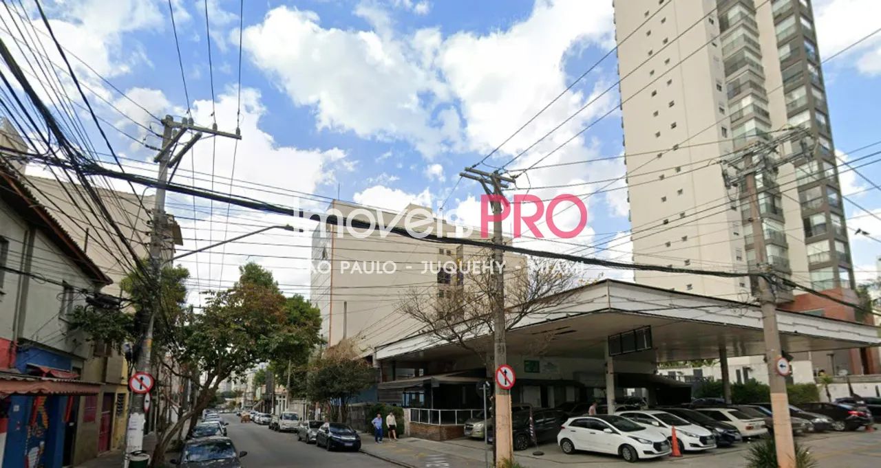 Comercial de esquina, com 28,20 de testada