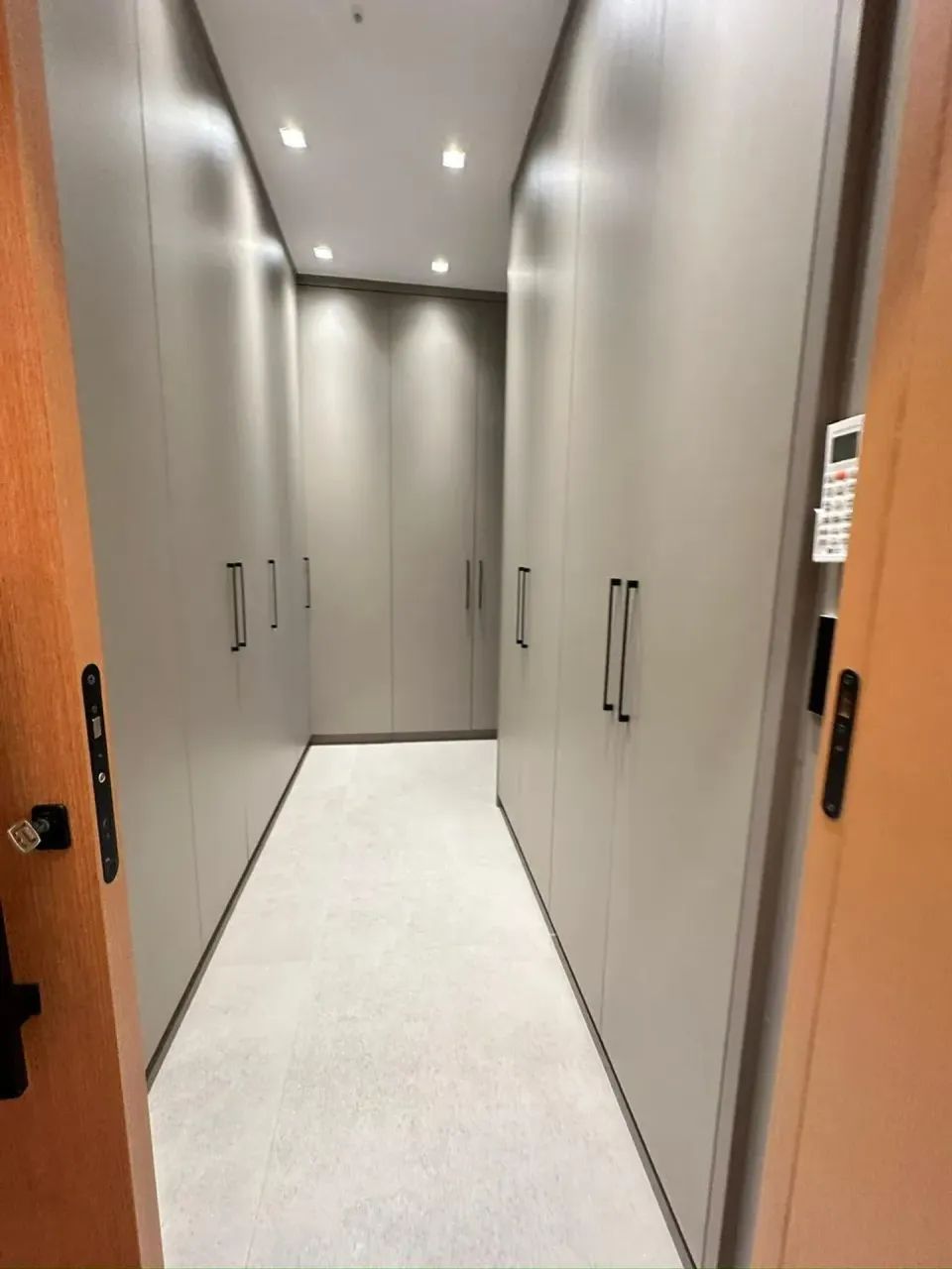 SOBRADO COM 4 SUÍTES À VENDA, 380m2 - VILLA JARDIM - Foto 5