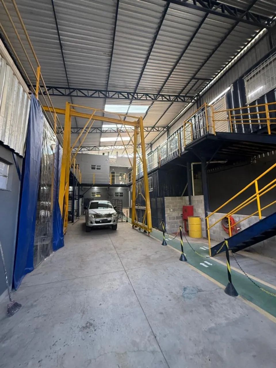 GALPÃO COM 400M2 DE ÁREA CONSTRUIDA