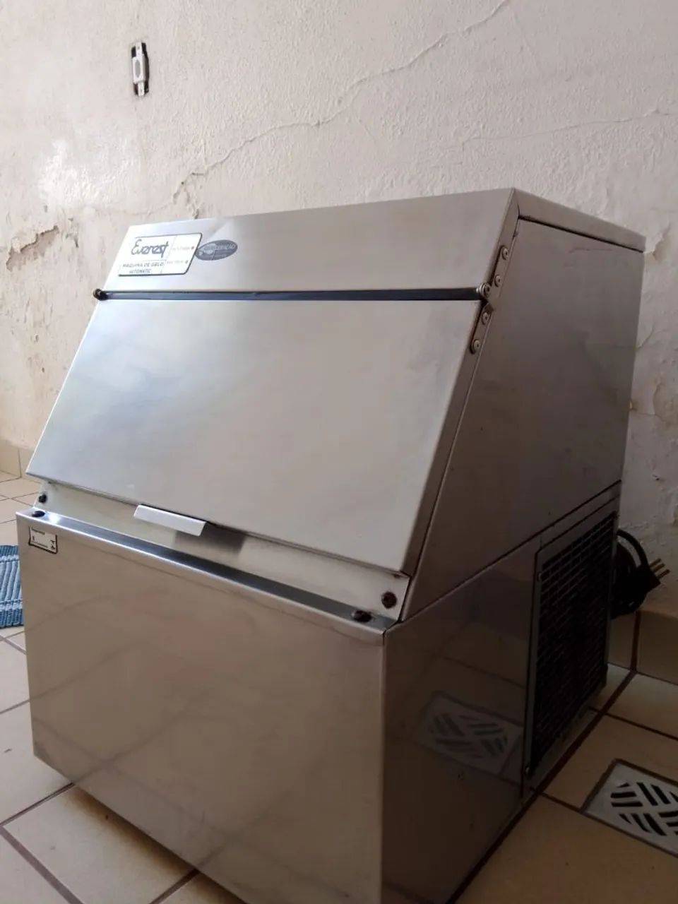 Vendo máquina de gelo seminova - Foto 2