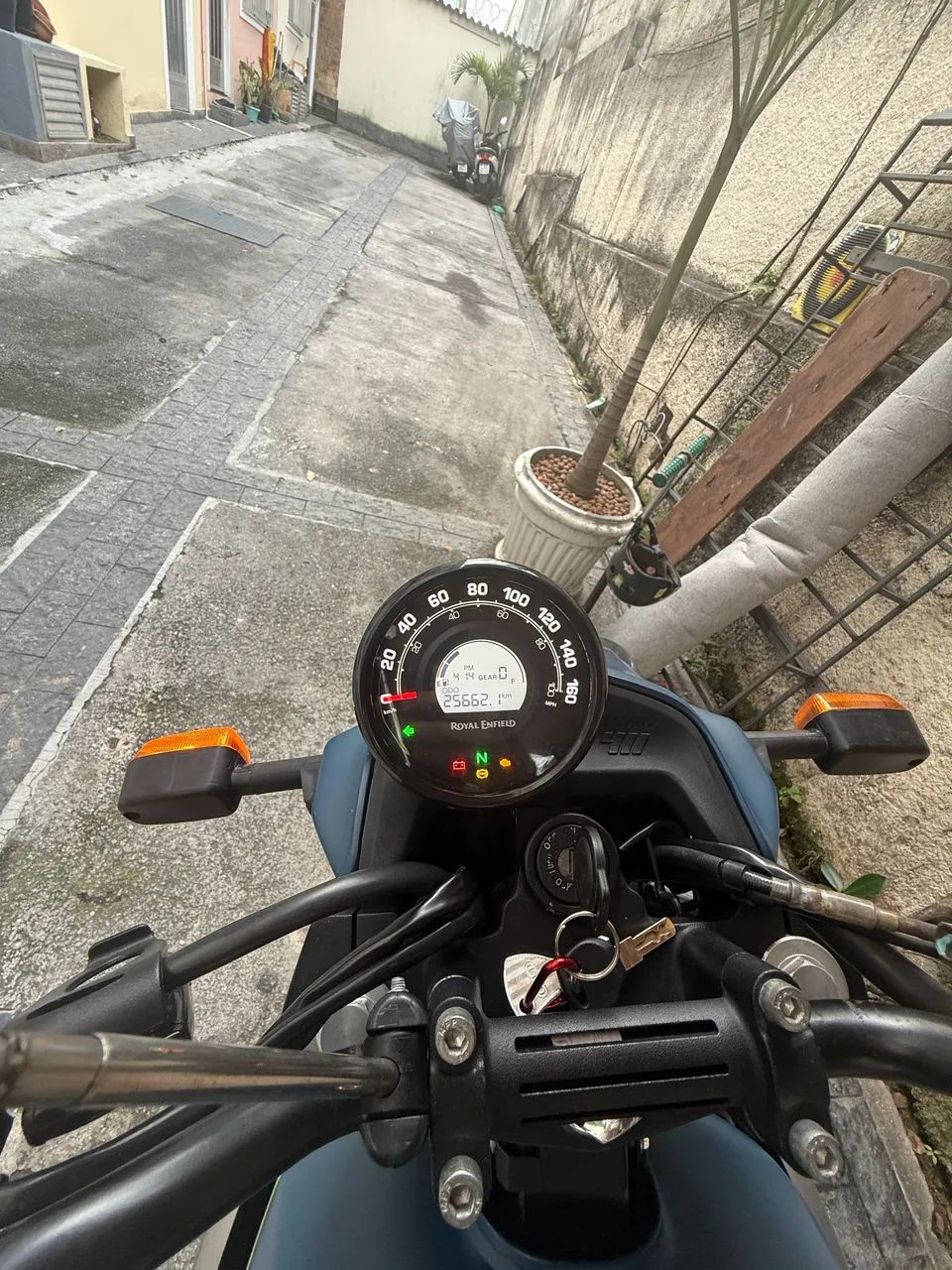 ROYAL ENFIELD SCRAM 411 - Foto 2