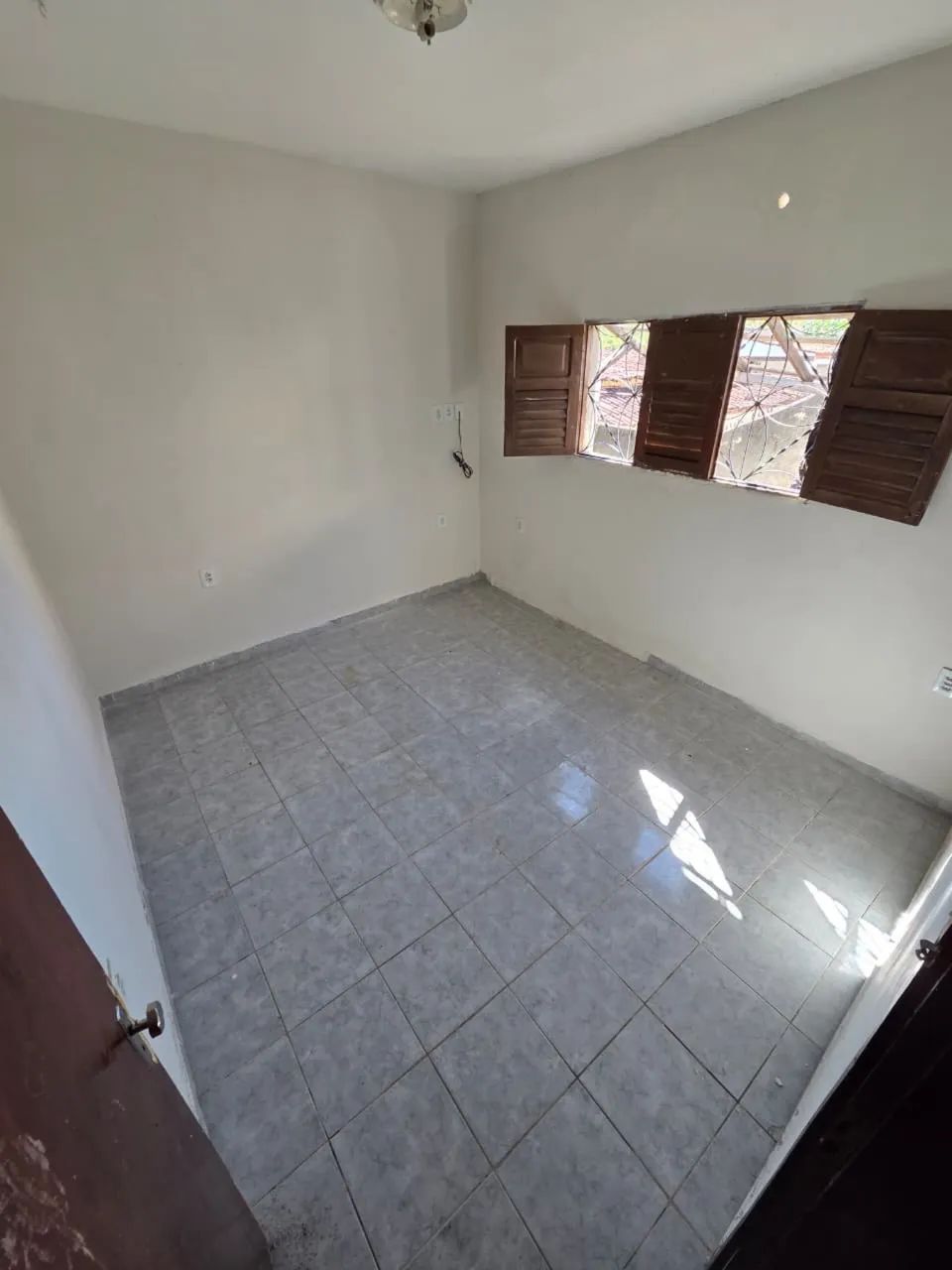 Vendo casa ampla, 04 quartos em Patos - PB, no Bairro da Maternidade. - Foto 2