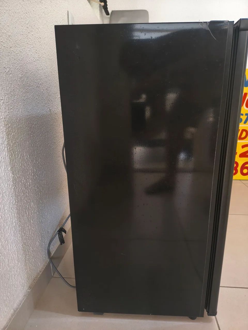 Vendo Frigobar Eletrolux 90L - Foto 2