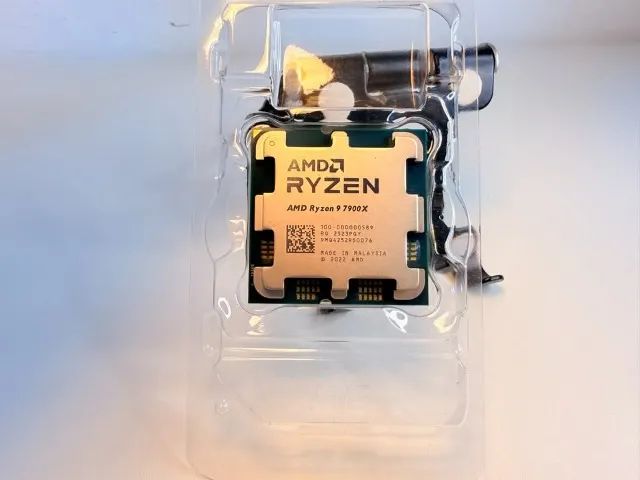 Processador AMD Ryzen 9 7900X 4.7GHz (5.6GHz Turbo), 12-Cores 24