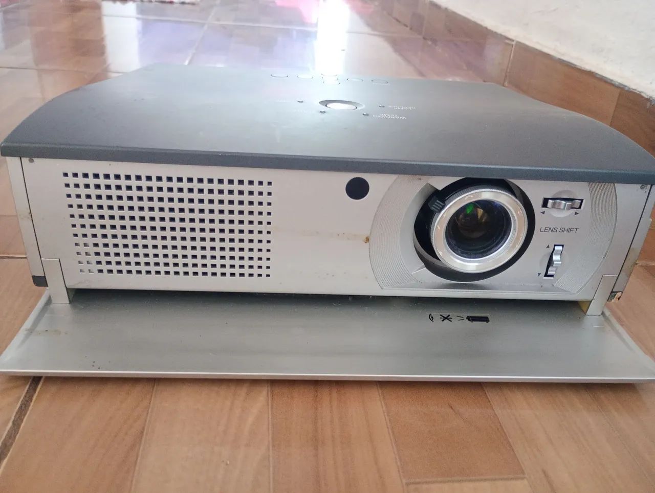 Projetor Sanyo PLV Z1 com Defeito na Lente  - Foto 2