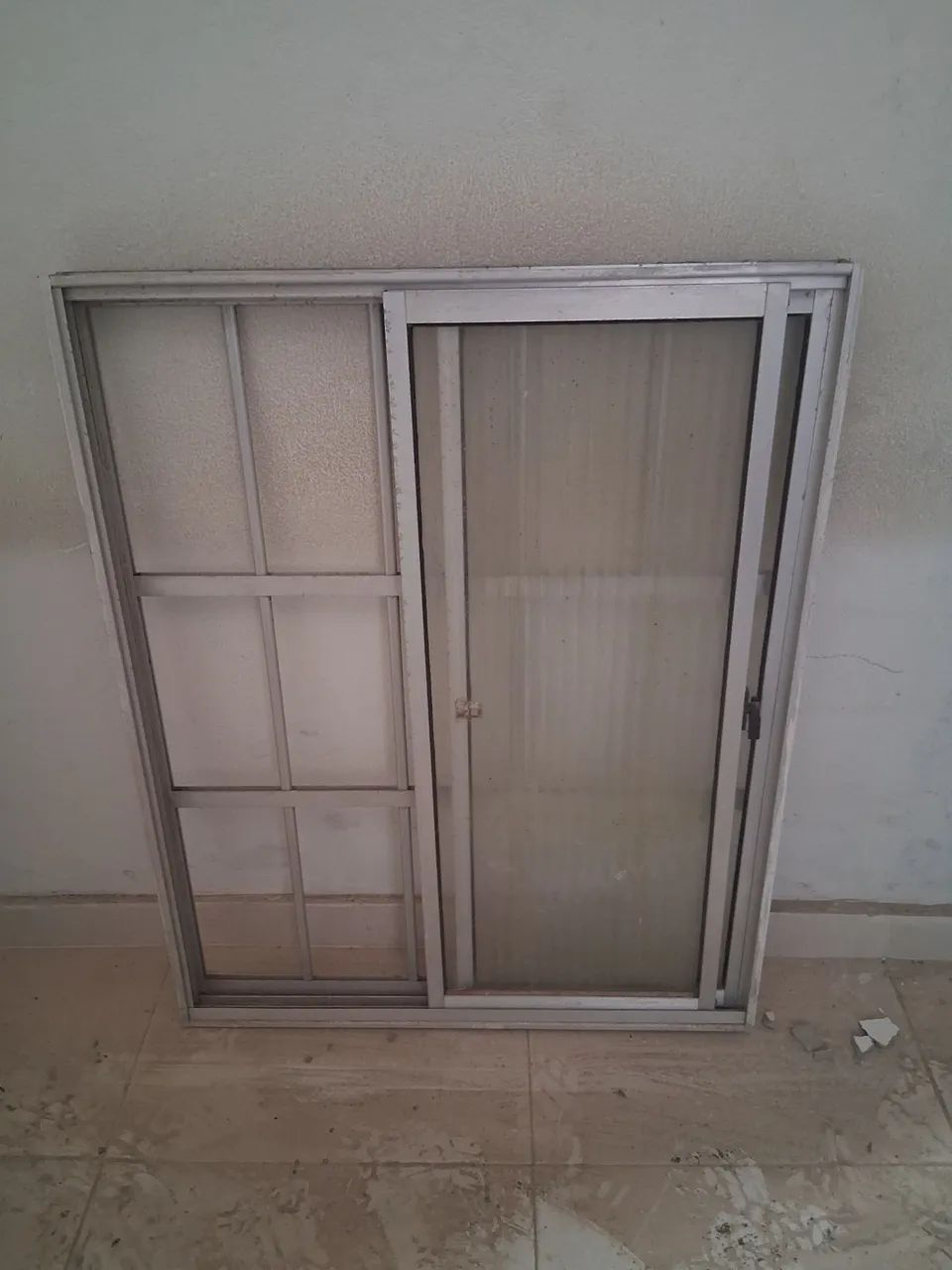 Vendo janela de alumínio 