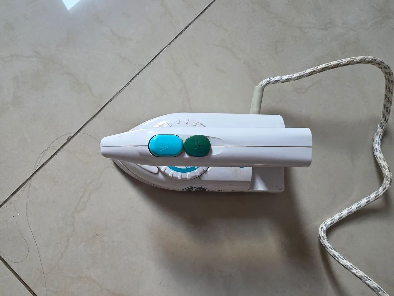 FERRO DE PASSAR ROUPAS PARA VIAJAR FUNCIONANDO PERFEITAMENTE  - Foto 3