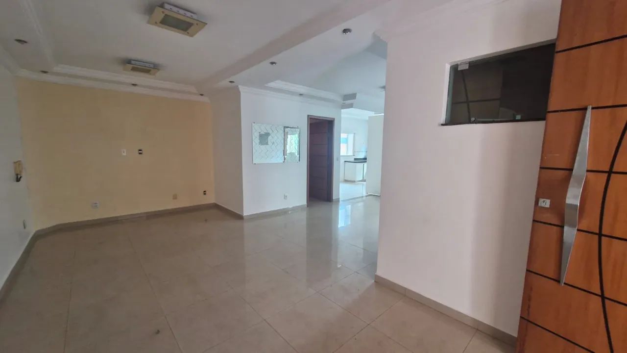 SOBRADO DE 05 QUARTOS, SETOR SUL. - Foto 4