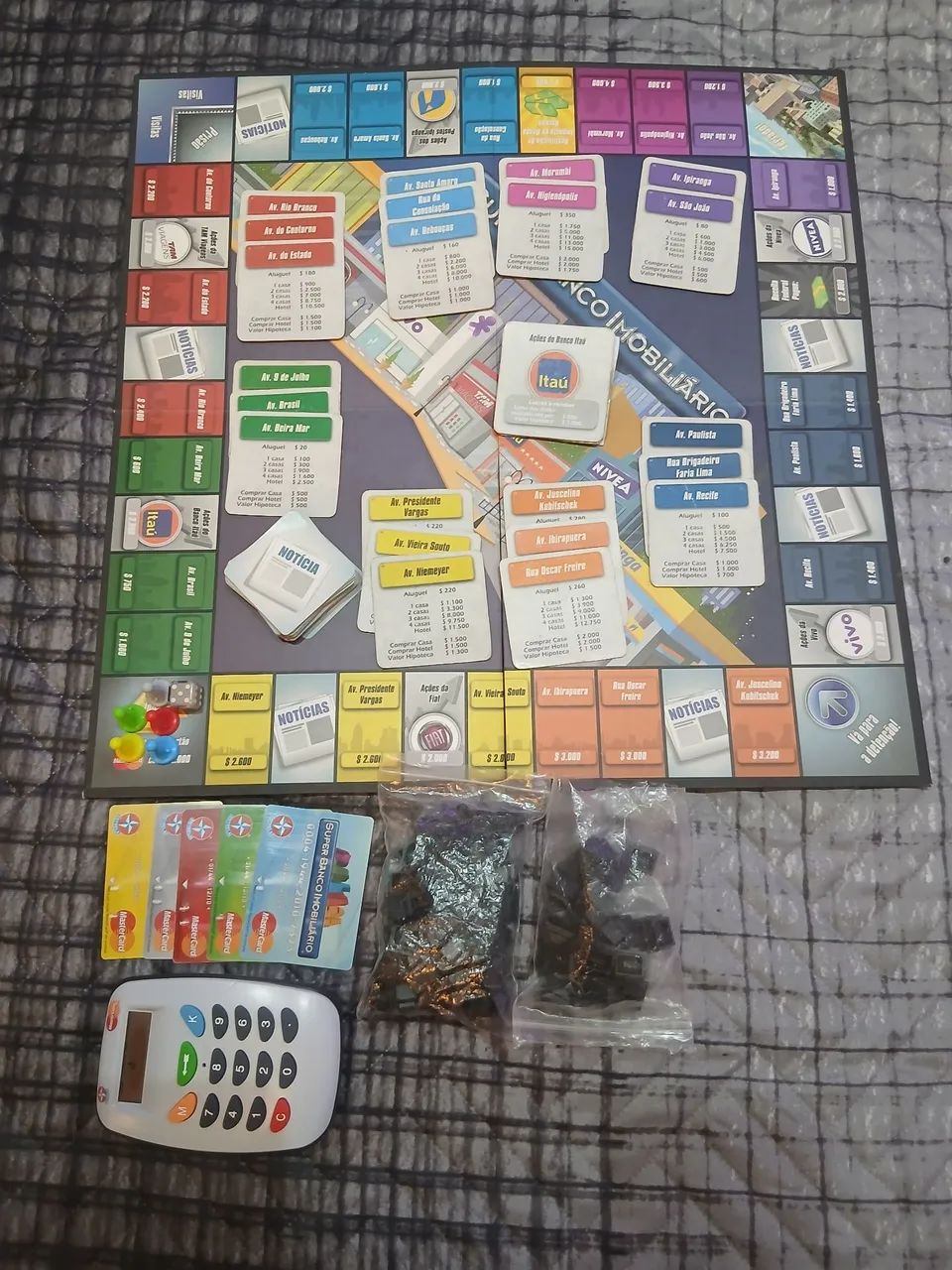 Jogo de Tabuleiro Super Banco Imobiliário 2010 - Foto 3