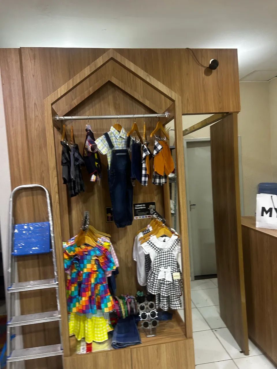    Vende-se Loja de Moda Feminina e Infantil - Foto 4