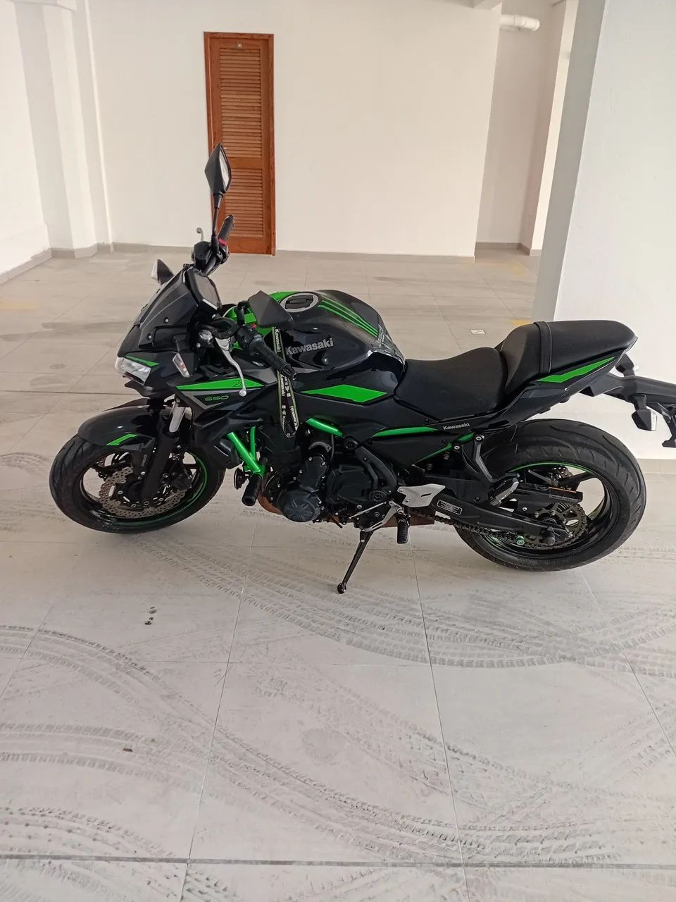 Linda kawasaki z650