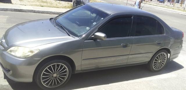 Vendo um carro Honda Civic 2005/2006 pendência no detran