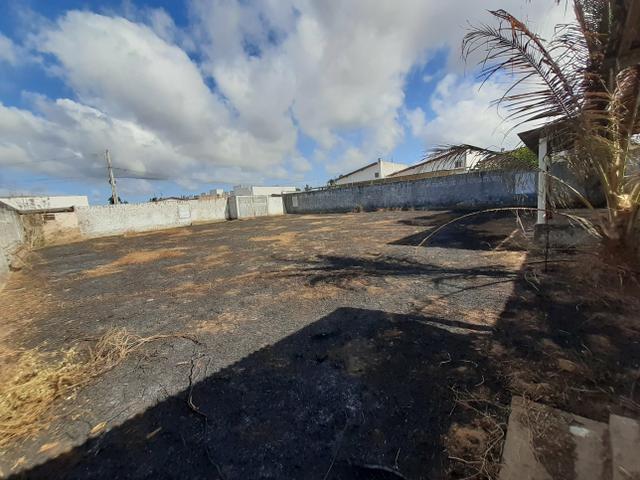 Lote 15/30 todo no muro com fossa e dois banheiros