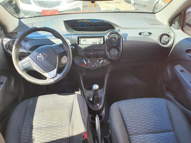 Etios x 1.5 completo GNV 100% financiado 2015 - Foto 11