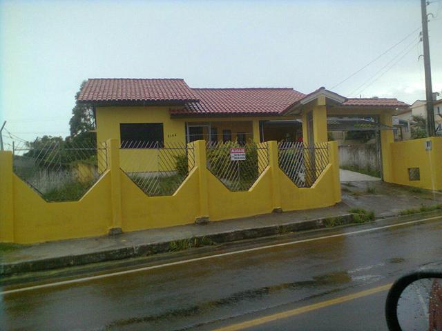 Casa bem localizada