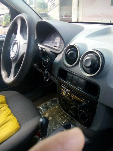 Vendo um Gol G4 2009 com 2014 na mão, ta todo novo - Foto 2