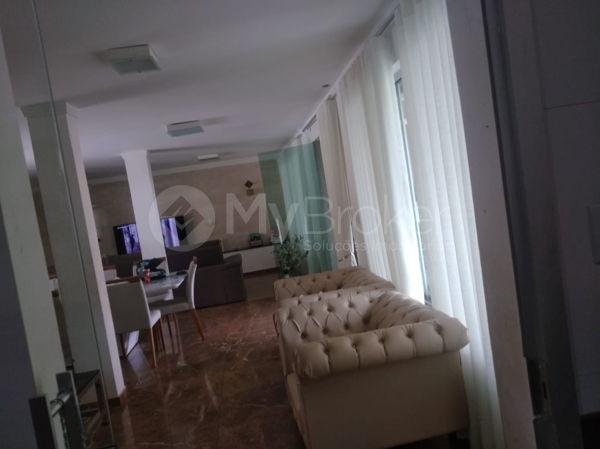 Casa sobrado com 5 quartos na Vila Santa Helena em Goiânia - Foto 2