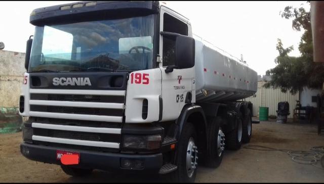 CAMINHÃO PIPA SCANIA P 124- 400 8X4 ANO 2004