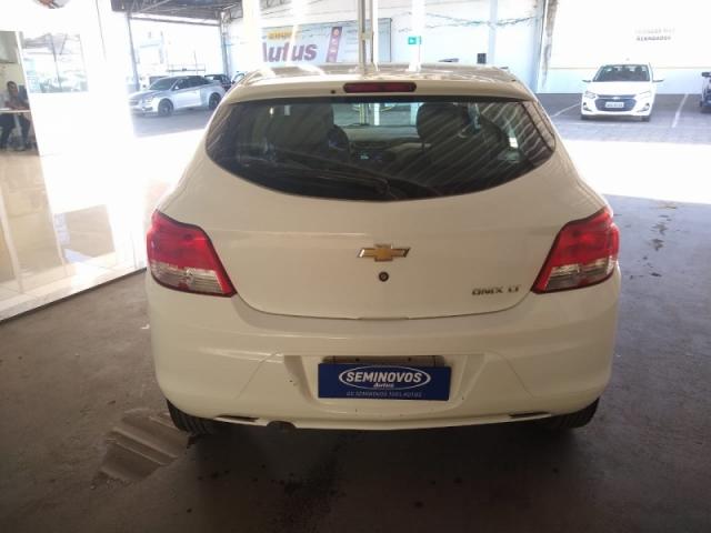 CHEVROLET ONIX 1.0 MPFI LT 8V FLEX 4P MANUAL. - Foto 4