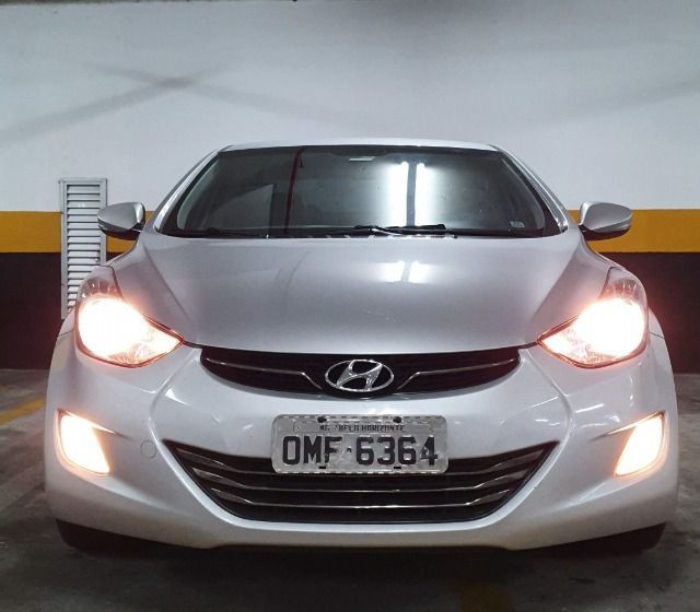 Hyundai Elantra 2013 muito bem cuidado