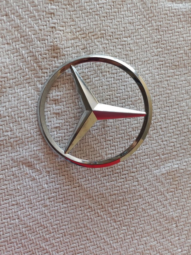 Emblema da tampa traseira Mercedes c180 2015 - Foto 4