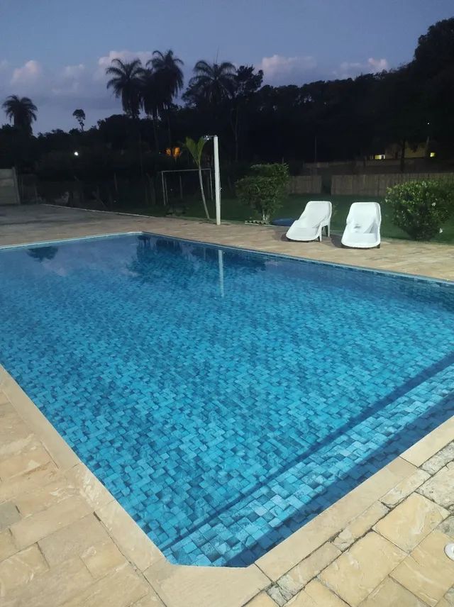 Sítio em Juatuba, piscina campo, casa grande e jogos. 