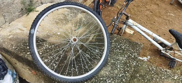 Vendo roda de bicicleta aro 26 