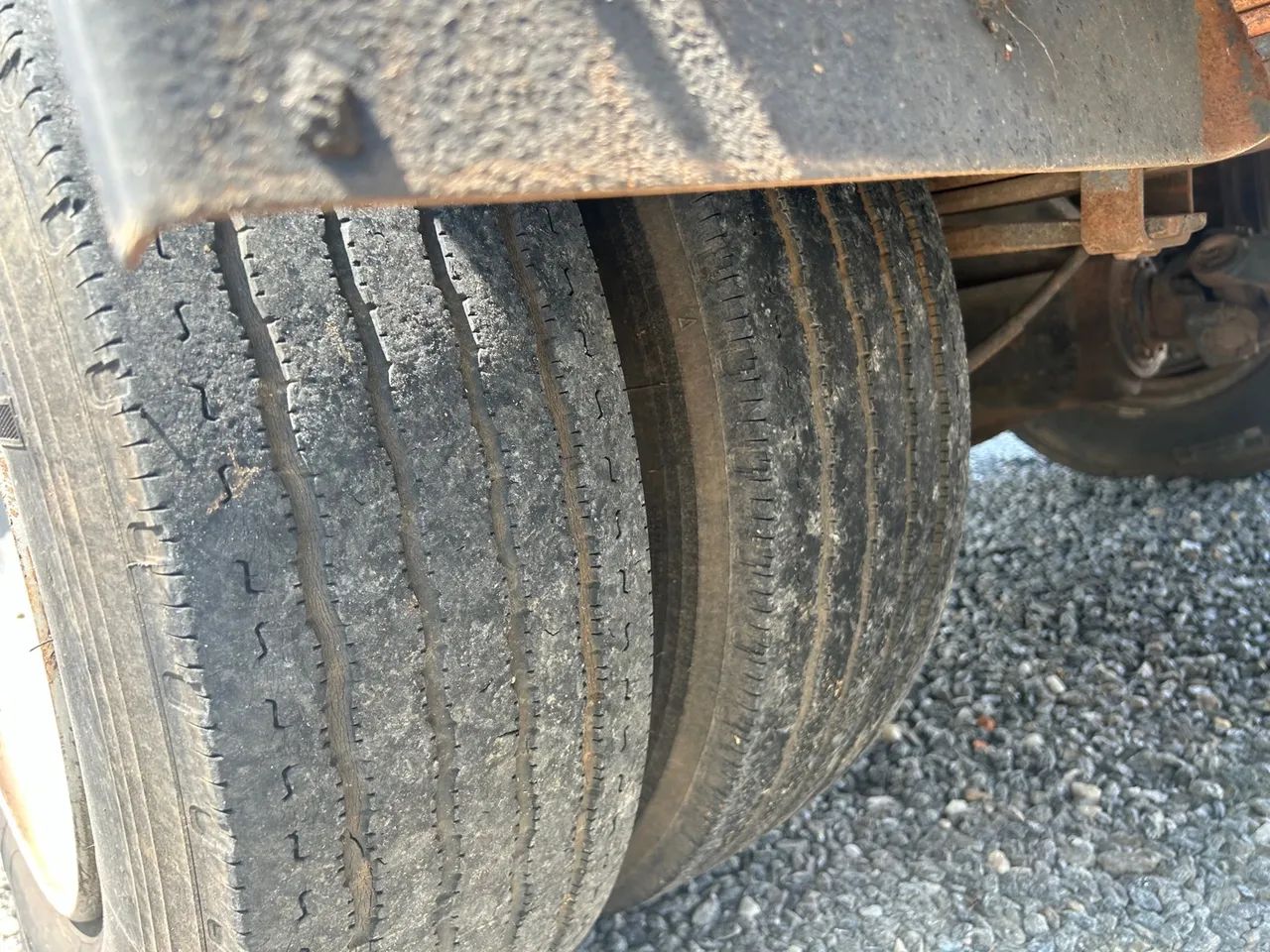 Mercedes 710 baú único dono - Foto 5