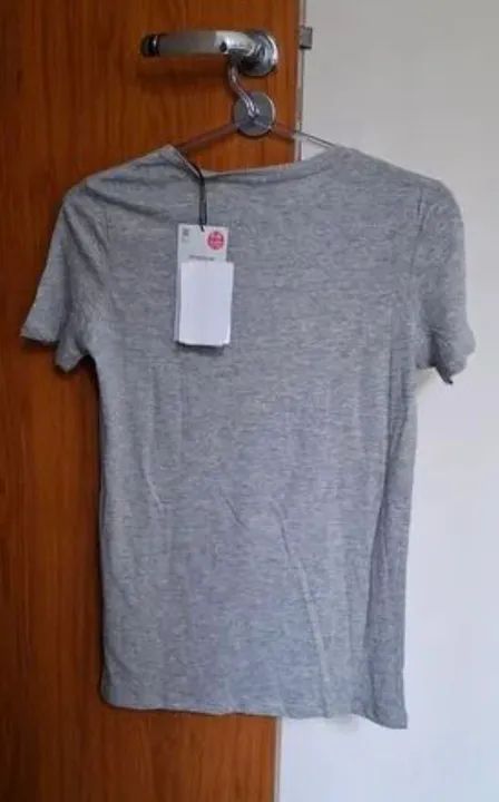 Camiseta Cinza Tamanho P (Nova) - Foto 2