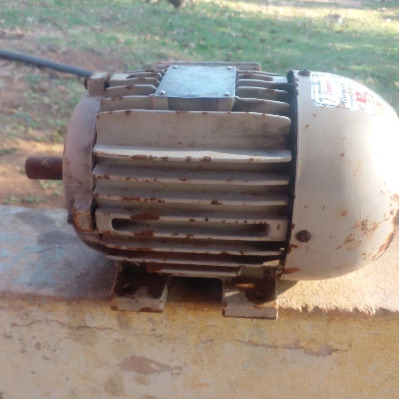 Vendo motor eletrico em otimo funcionamento