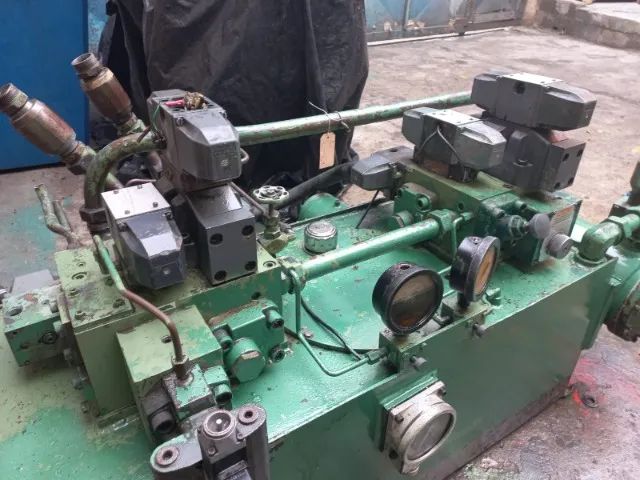 Unidade Hidráulica E Bomba Sem Motor / -- 00164