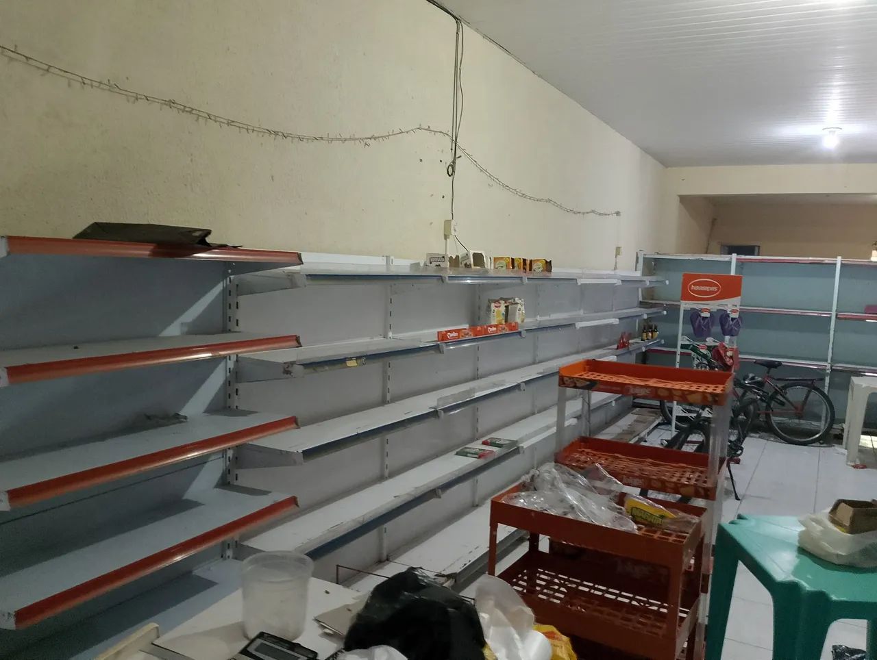 Gôndolas de Aço para Comércio 18 metros 350$. - Foto 2