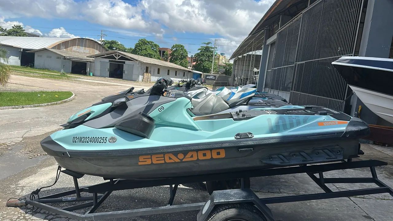 Jet Ski Sea-Doo Wake 2024 - Foto 2