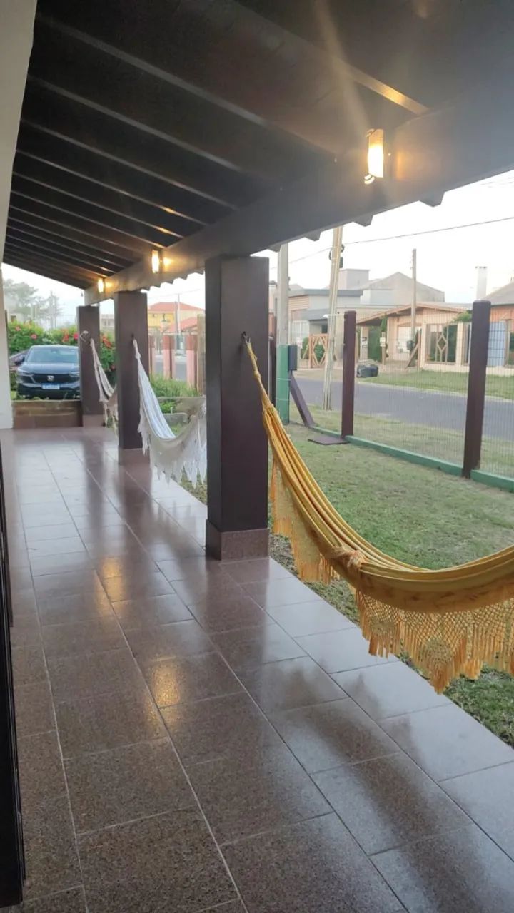 Linda Casa de Praia à Venda em Imbé - Conforto, Natureza e Comodidade!