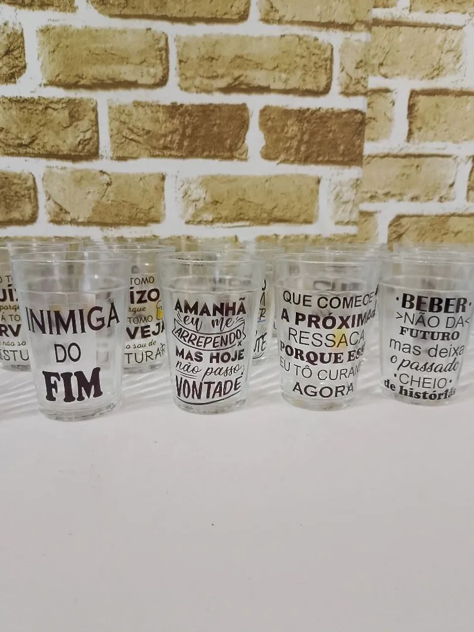 Copos personalizados com frases divertidas