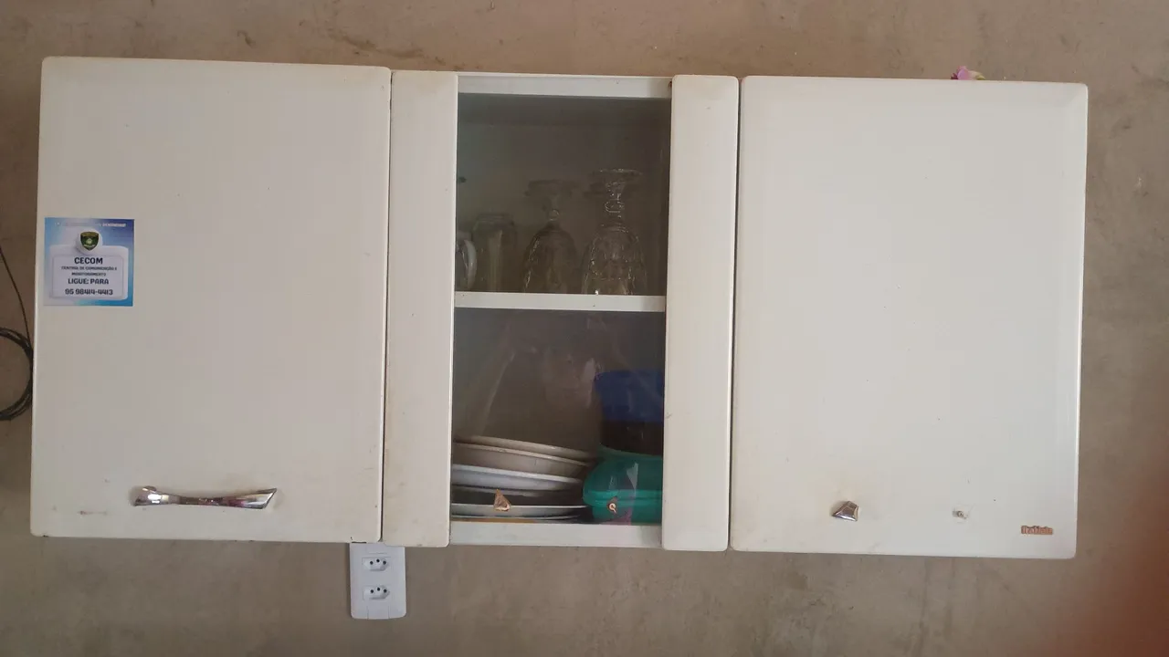 Armário de cozinha branco