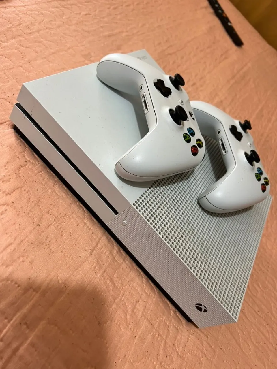 Xbox One S com 2 Controles 1TB
