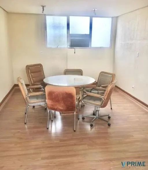 Ótima sala, com 02 vagas, prédio com elevador, no Passo da Areia - Foto 2