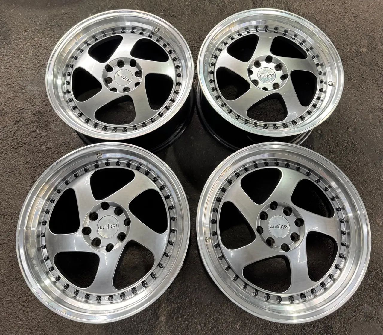 Rodas exclusivas aro 17 tala 8 furacão 4x100 4x114