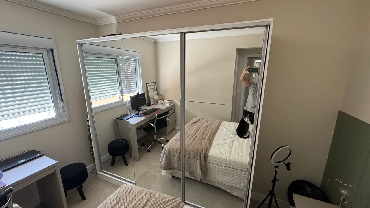 Guarda roupa com espelhos64315086961921120