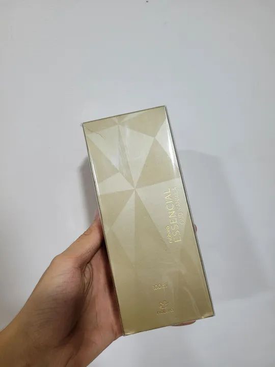 Essencial Oud Vanilla Lacrado