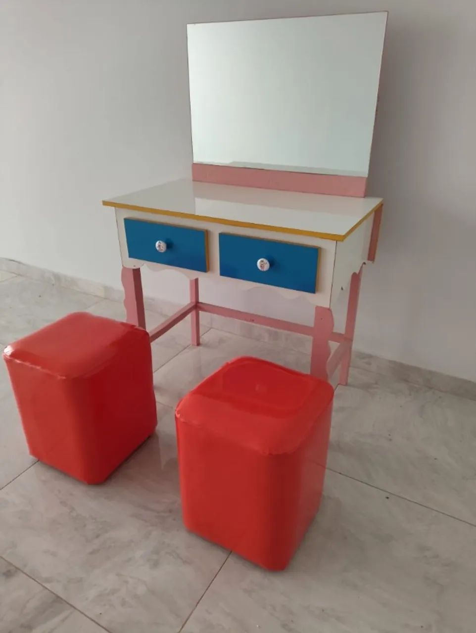 Penteadeira Infantil com 2 Puffs - Foto 5