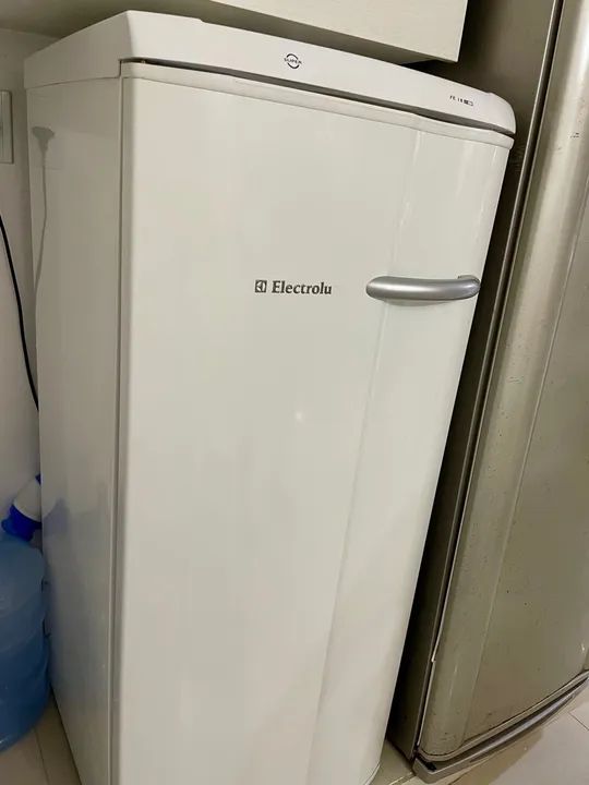 Freezer Electrolux branco em ótimo estado!