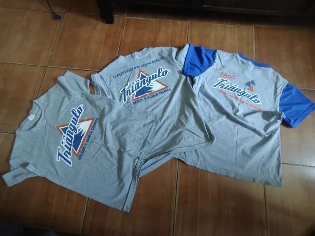 3 blusas tamanho P  colegio Triangulo