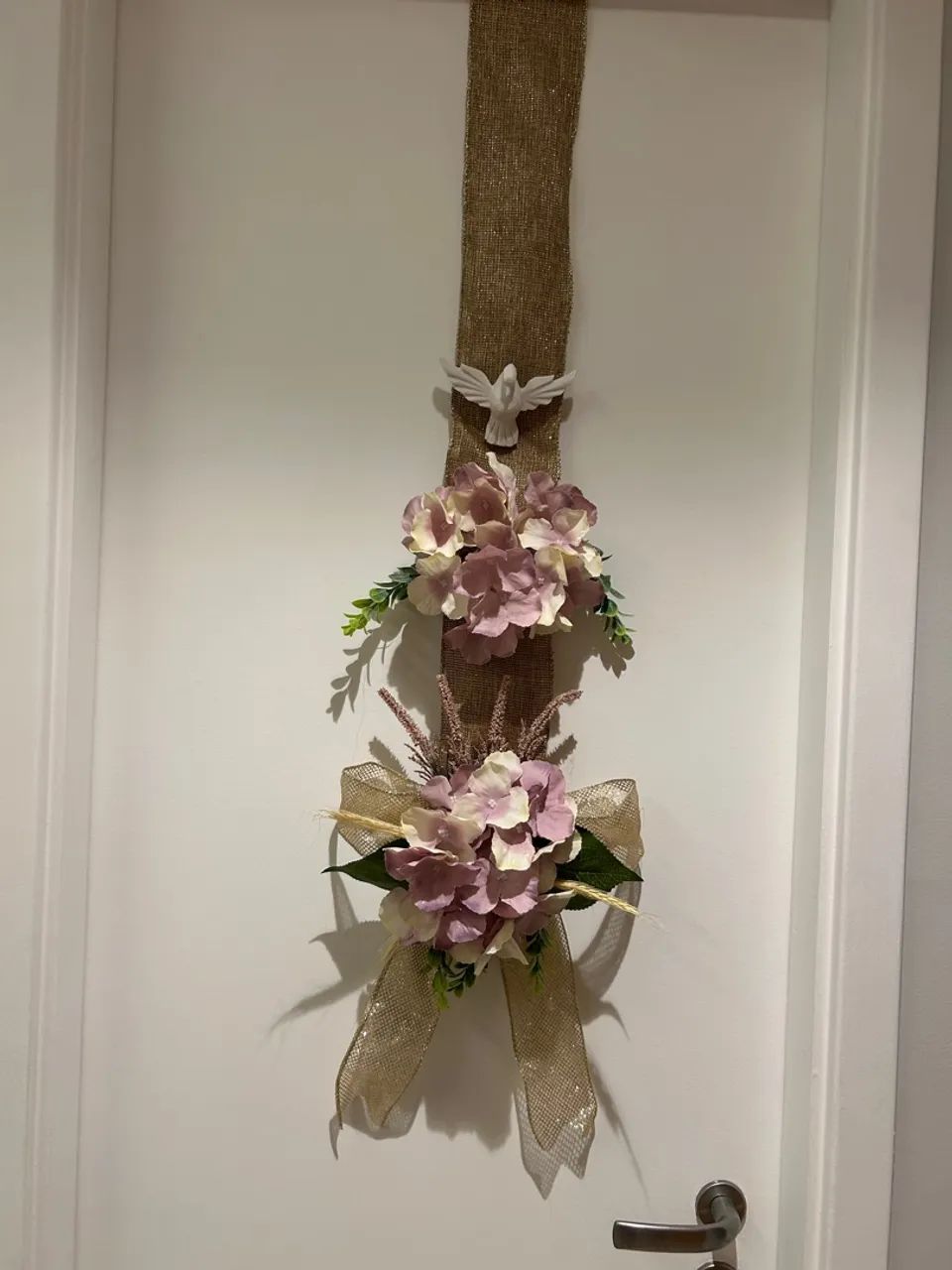 Guirlanda de Fita dupla para porta com flores artificiais
