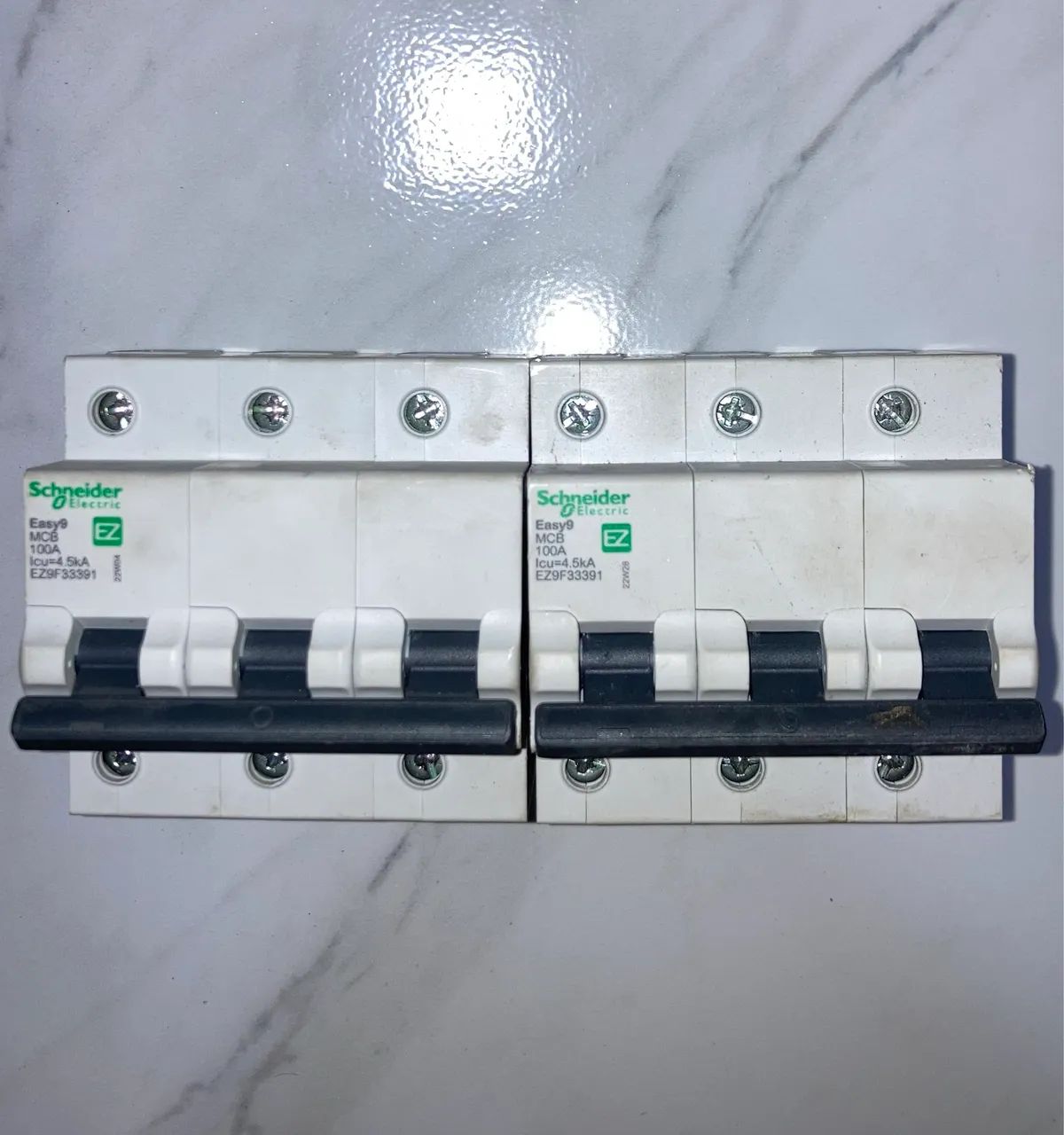 Schneider Easy9 3P 100A Triple Pole Din Circuit Breaker Curve C