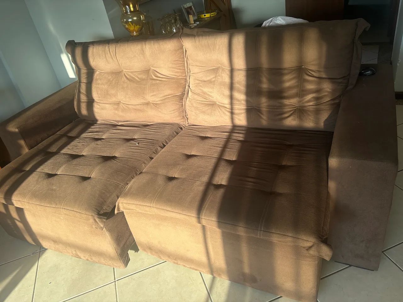 Sofá retrátil e inclinável. 453011504282347521
